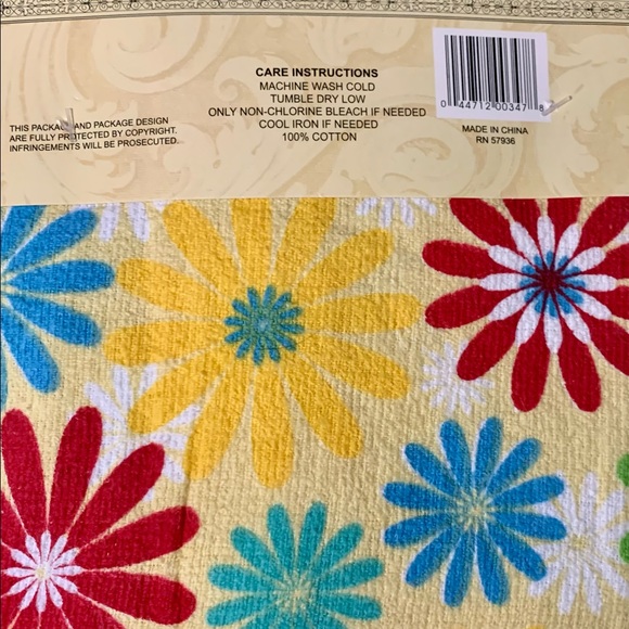 7 Piece Kitchen Set with Towels Oven Mitt Flowers - Picture 6 of 9